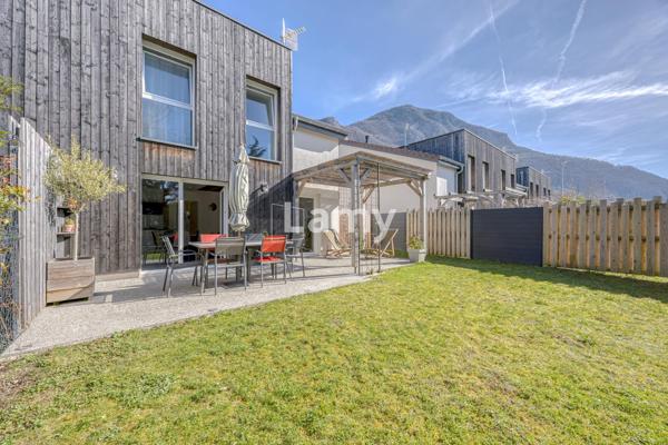 Maison jumelée à 300 mètres du lac