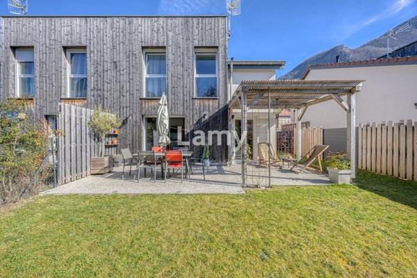 Maison jumelée à 300 mètres du lac