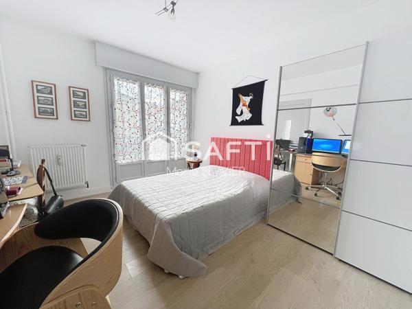 GRAY, Centre ville, vue Saône, F5 rénové,113m²