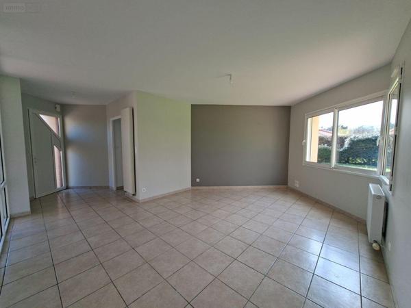 Maison à vendre à Mauléon dans les Deux-Sèvres (79700), ref : AGM 81*