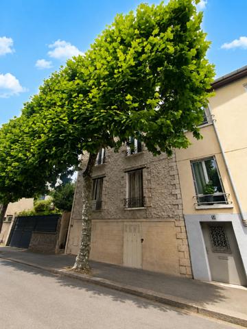 Immeuble 11 pièces 196.82 m2