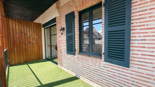 A VENDRE à PAU - Appartement T3 duplex en dernier étage avec terrasse de 10 m² et parking privatif, au calme