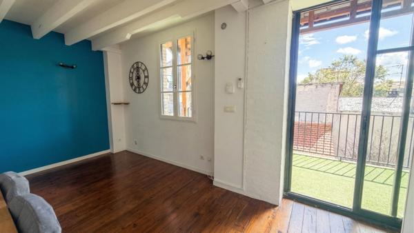 A VENDRE à PAU - Appartement T3 duplex en dernier étage avec terrasse de 10 m² et parking privatif, au calme