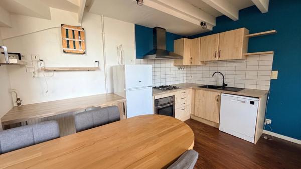 A VENDRE à PAU - Appartement T3 duplex en dernier étage avec terrasse de 10 m² et parking privatif, au calme