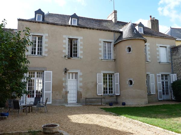 MAISON BOURGOISE - 4 chambres , Cosse le vivien
