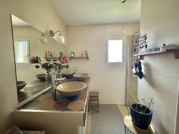 BEAU PAVILLON DE 5 CHAMBRES AVEC PISCINE A NIORT !