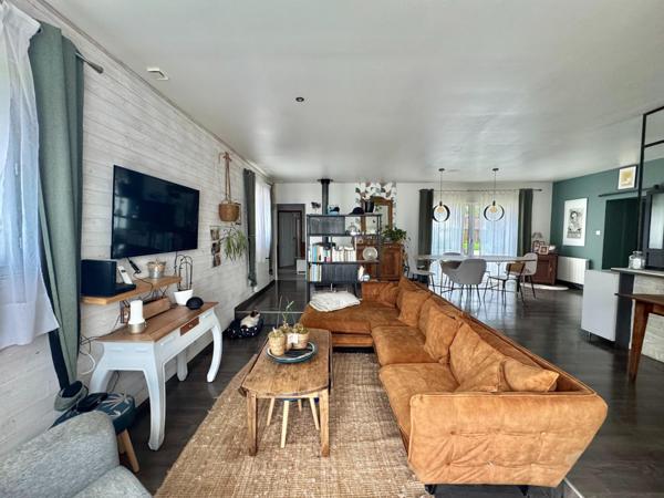 BEAU PAVILLON DE 5 CHAMBRES AVEC PISCINE A NIORT !