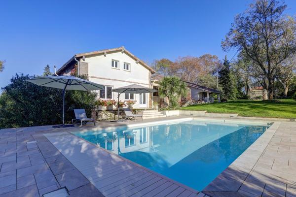 Vente Maison de luxe L'Isle-Jourdain 7 Pièces 296 m²