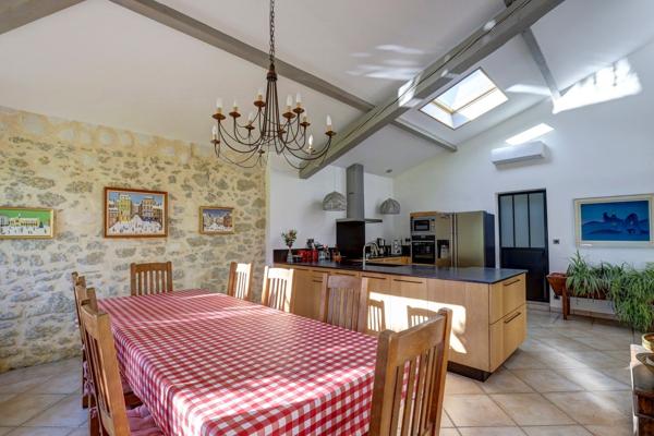 Vente Maison de luxe L'Isle-Jourdain 7 Pièces 296 m²