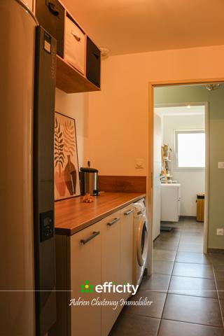 Maison
         3 pièces
        - 69 m² 271 700 € *