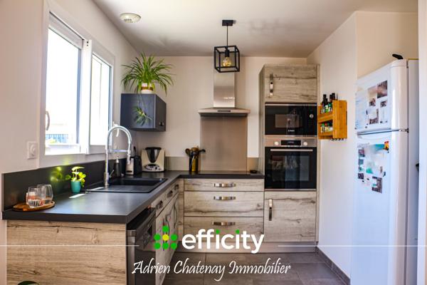Maison
         3 pièces
        - 69 m² 271 700 € *