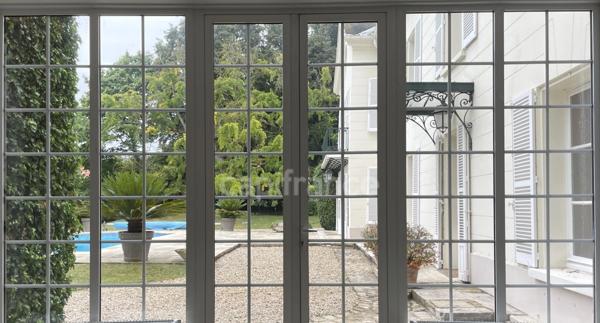 Maison à vendre 16 pièces, 10 chambres, 600 m2, piscine, garage, terrain 4537 m2 LOUVECIENNES (78)