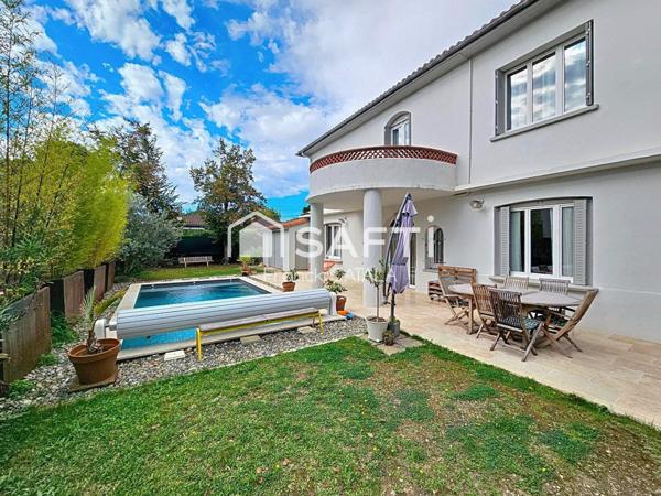 Beaucoup de cachet pour cette maison  bourgeoise rénovée