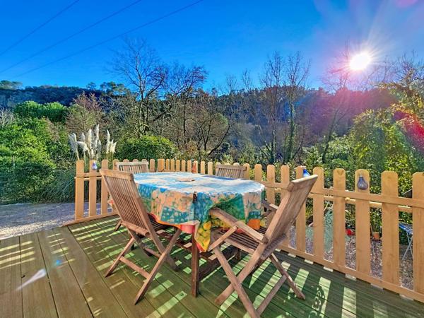 Villa de plain-pied en pleine nature – Sur les extérieurs de Bédarieux