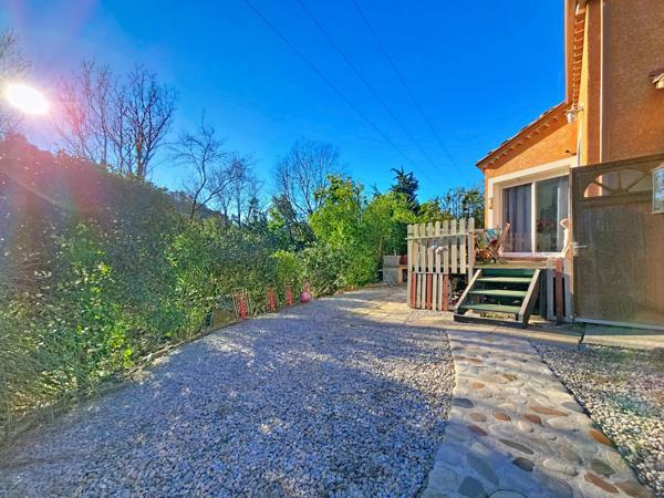 Villa de plain-pied en pleine nature – Sur les extérieurs de Bédarieux