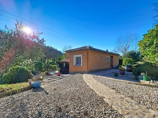 Villa de plain-pied en pleine nature – Sur les extérieurs de Bédarieux