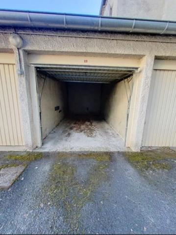 EXCLUSIVITE SOUS COMPROMIS Maison de ville centre Yssingeaux / 7 chambres terrain plus garage