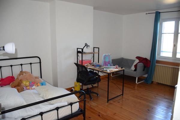 EXCLUSIVITE SOUS COMPROMIS Maison de ville centre Yssingeaux / 7 chambres terrain plus garage