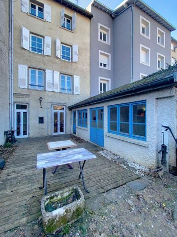 EXCLUSIVITE SOUS COMPROMIS Maison de ville centre Yssingeaux / 7 chambres terrain plus garage