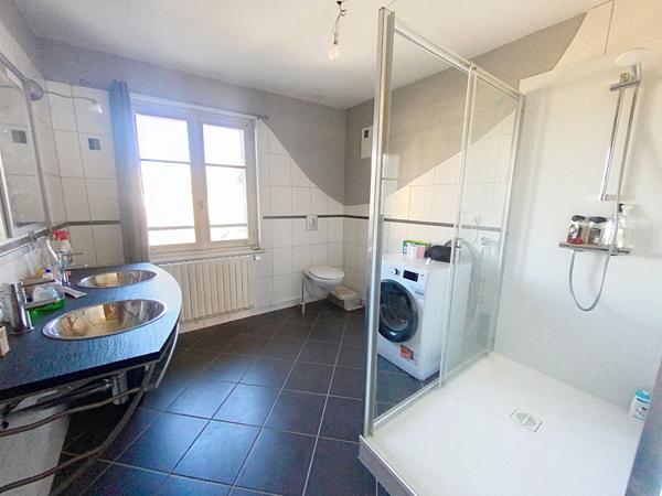 EXCLUSIVITE SOUS COMPROMIS Maison de ville centre Yssingeaux / 7 chambres terrain plus garage