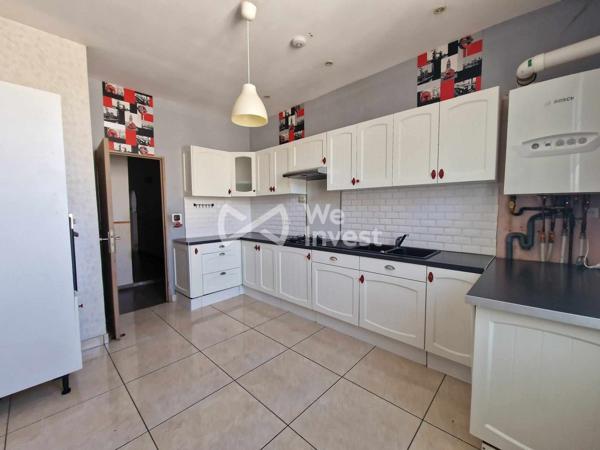 MAISON/ Immeuble de 270 m² au Total