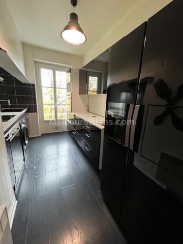 Villemomble Centre Ville au pied de la gare du Raincy 3 min RER...