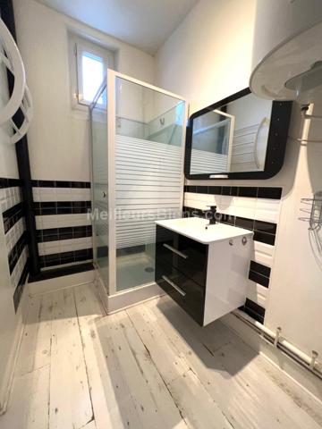 Villemomble Centre Ville au pied de la gare du Raincy 3 min RER...