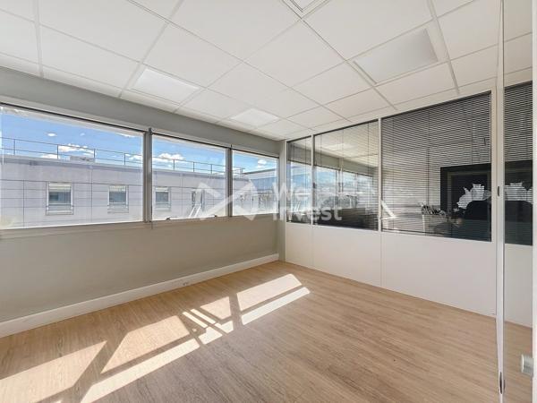 À LOUER – BUREAUX DE STANDING 260 m² – BRON