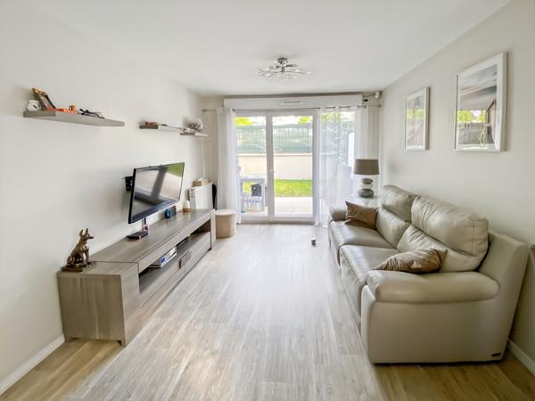 Appartement Jouy Le Moutier 3 pièce(s)