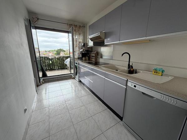 Appartement Vaujours 2 pièce(s) 55.8 m2