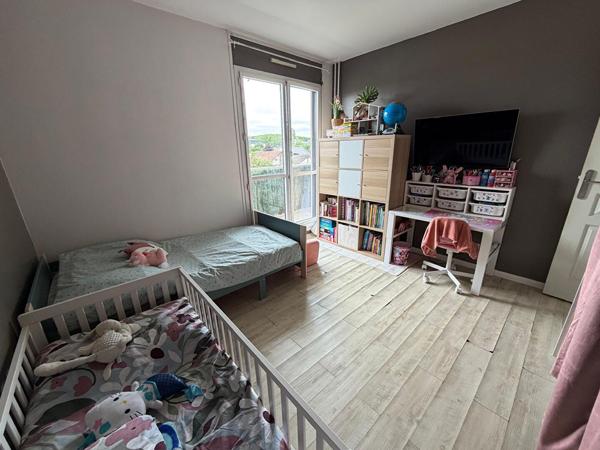 Appartement Vaujours 2 pièce(s) 55.8 m2