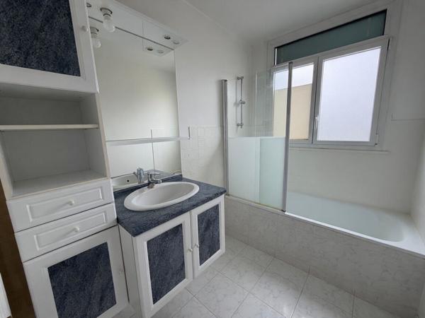 Appartement Vaujours 2 pièce(s) 55.8 m2