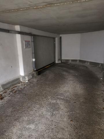 Parking / box 1 pièce 12 m2