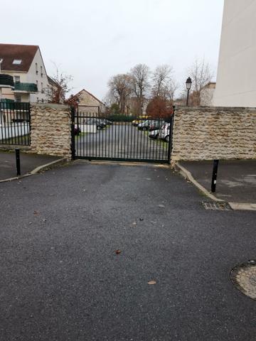 Parking / box 1 pièce 12 m2