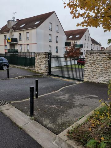 Parking / box 1 pièce 12 m2