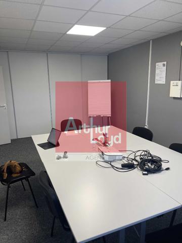 Bureaux proche sorties autoroute AGEN 195 m2
