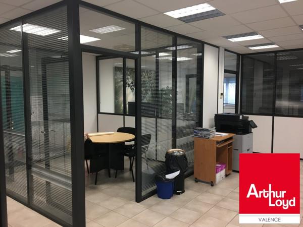 Bureaux à louer Valence Briffaut - Immeuble indépendant avec parking privatif