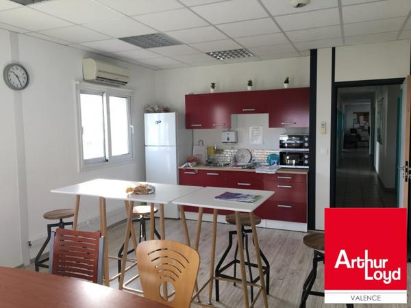Bureaux à louer Valence Briffaut - Immeuble indépendant avec parking privatif