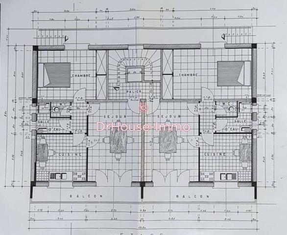 Immeuble à vendre 8 pièces de 290 m²