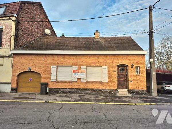 Joli plain pied en centre ville de Merville, il offre toutes les commodités # Je fais tout à pi...