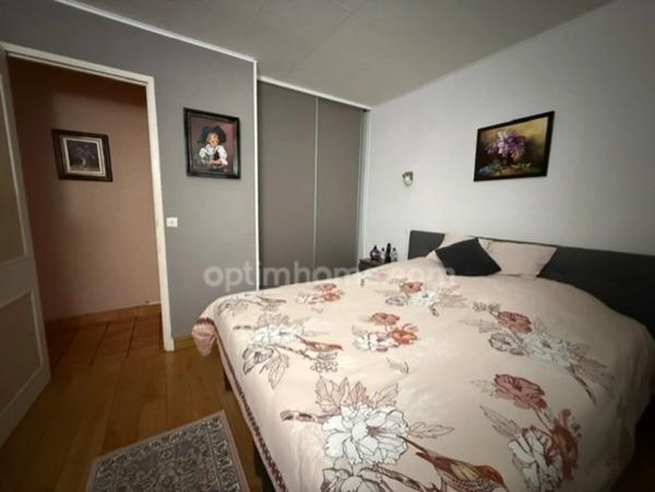LIMOURS MAISON DANS UNE RESIDENCE TRANQUILLE 140 M² AVEC DEPENDANCE ET TERRAIN PLAT ET CLOS.PROCHE COMMODITES.