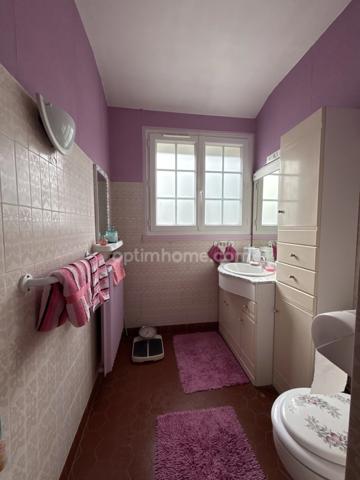 LIMOURS MAISON DANS UNE RESIDENCE TRANQUILLE 140 M² AVEC DEPENDANCE ET TERRAIN PLAT ET CLOS.PROCHE COMMODITES.