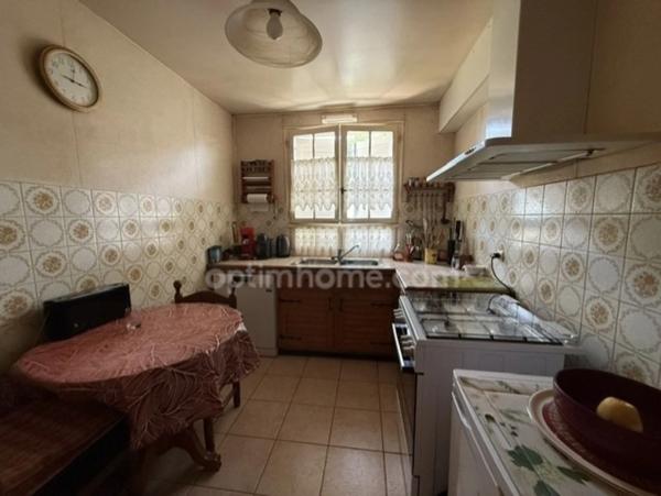 LIMOURS MAISON DANS UNE RESIDENCE TRANQUILLE 140 M² AVEC DEPENDANCE ET TERRAIN PLAT ET CLOS.PROCHE COMMODITES.