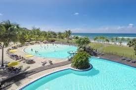 EXCLUSIVITE
Delphine MIRANDA pour BSK Immobilier
Sainte Anne - Section SEO - Résidence Pierre et Vacances
Vous souhaitez faire un investissement locatif au sein d'une résidence village vacances vouée à la location saisonnière alors j'ai l'appartement
qu'il vous faut!
Au sein de la résidence sécurisée de Pierre et Vacances bénéficiant d'un grand domaine dotée d'une cocoteraie , deux restaurants de plage ,
des animations, un club enfant, 2 piscines et un accès mer direct, cet appartement est idéal pour votre pied à terre et un investissement en
exploitation saisonnier.
Idéalement situé en bord de plage et à quelques minutes du centre-ville et des commodités vous offrez à vos vacanciers un site renommé et
recherché, et un pied à terre idyllique.
Notre appartement se compose d'une entrée avec rangements, une salle d'eau avec douche à l'italienne et toilettes, une pièce de vie
climatisée coin chambre, salon et bureau et une terrasse abritée avec cuisine aménagée vue dégagée sur le jardin de la résidence et dotée
d'une pleine vue mer directe .
Il est vendu meublé clé en main avec réservations en cours sur 2026- 2027 à reprendre.
Alors n'hésitez pas à me contacter pour de plus amples informations, accéder à la vidéo complète , merci de privilégier le premier contact par
whatsapp appel ou message .