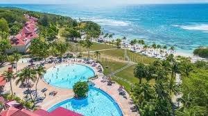 EXCLUSIVITE
Delphine MIRANDA pour BSK Immobilier
Sainte Anne - Section SEO - Résidence Pierre et Vacances
Vous souhaitez faire un investissement locatif au sein d'une résidence village vacances vouée à la location saisonnière alors j'ai l'appartement
qu'il vous faut!
Au sein de la résidence sécurisée de Pierre et Vacances bénéficiant d'un grand domaine dotée d'une cocoteraie , deux restaurants de plage ,
des animations, un club enfant, 2 piscines et un accès mer direct, cet appartement est idéal pour votre pied à terre et un investissement en
exploitation saisonnier.
Idéalement situé en bord de plage et à quelques minutes du centre-ville et des commodités vous offrez à vos vacanciers un site renommé et
recherché, et un pied à terre idyllique.
Notre appartement se compose d'une entrée avec rangements, une salle d'eau avec douche à l'italienne et toilettes, une pièce de vie
climatisée coin chambre, salon et bureau et une terrasse abritée avec cuisine aménagée vue dégagée sur le jardin de la résidence et dotée
d'une pleine vue mer directe .
Il est vendu meublé clé en main avec réservations en cours sur 2026- 2027 à reprendre.
Alors n'hésitez pas à me contacter pour de plus amples informations, accéder à la vidéo complète , merci de privilégier le premier contact par
whatsapp appel ou message .