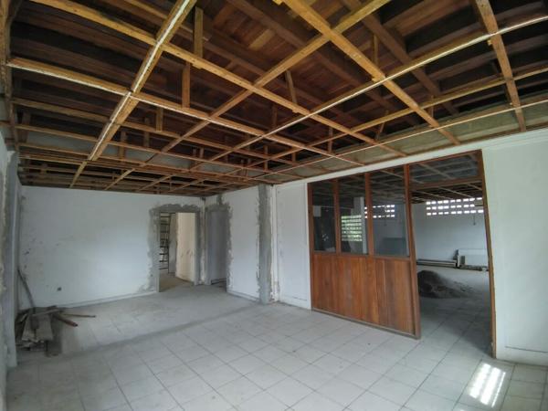 Local commercial À louer en Guyane / SAINT LAURENT DU MARONI 97320