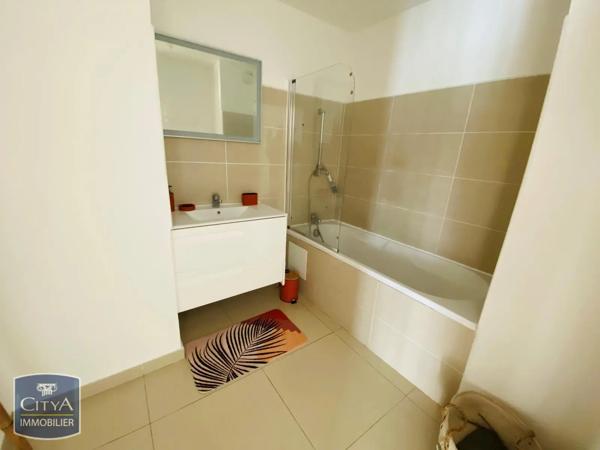 Appartement à louer 3 pièces 62.03m² Saint-Denis (97490)