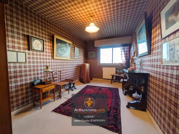 Vente                                                      Appartement
                        
                     5 pièces                      120 m2                     à Saint-Brieuc