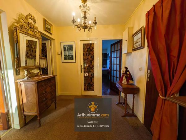 Vente                                                      Appartement
                        
                     5 pièces                      120 m2                     à Saint-Brieuc