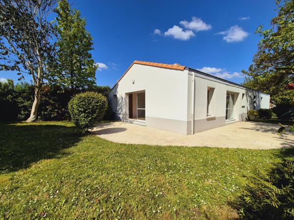 Maison
                                                                                                                                                                                                                                                                                                                        6 pièce(s)                                                                                                                                                                                                          4 chambre(s)                                                                                                                                                                                                          136  m²